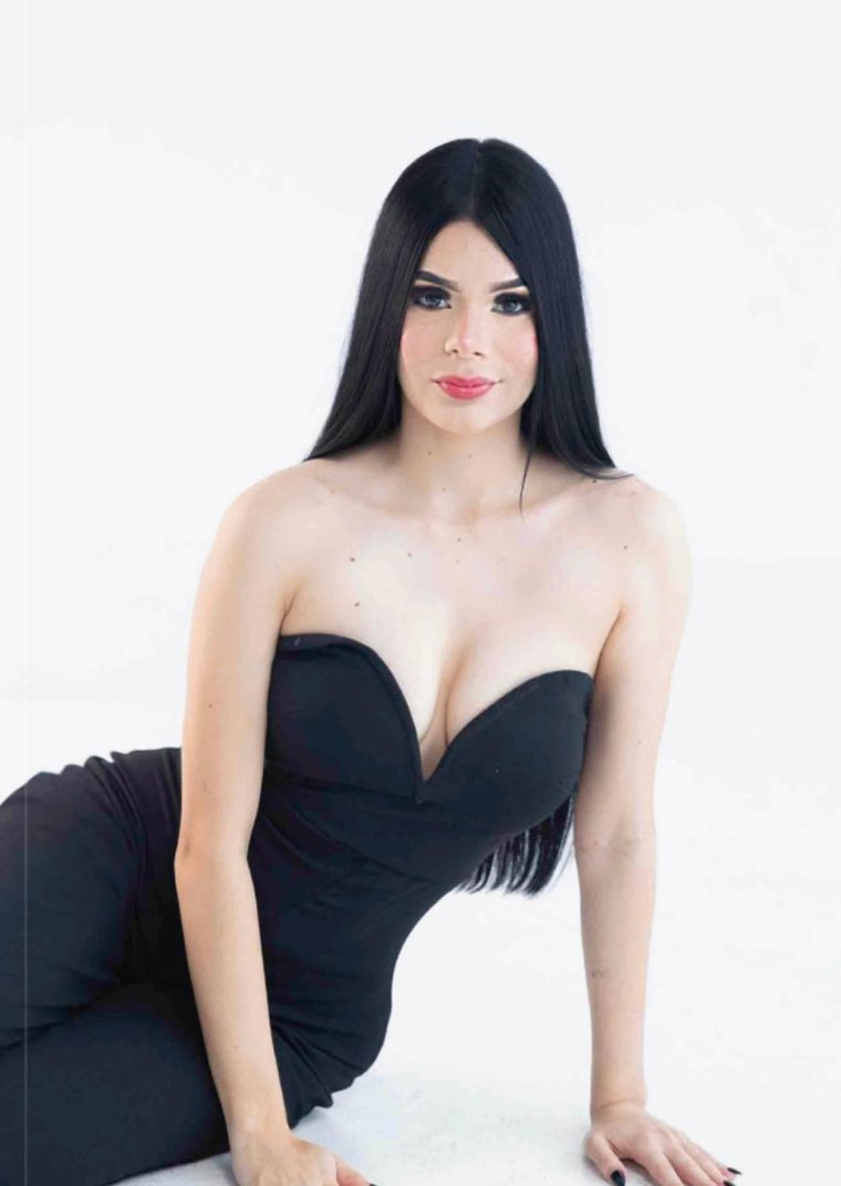 Aranza, a Camlace performer, in a black dress